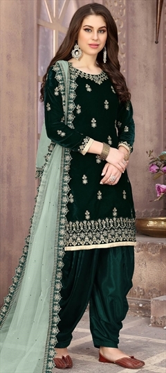 Black Patiala Salwar Suit with Phulkari Dupatta – Saaj Designs Fashion  Studio