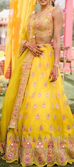 25 Gorgeous Yellow Lehenga Ideas Your OTT Haldi Look | Yellow lehenga,  Bridal wear, Lehenga