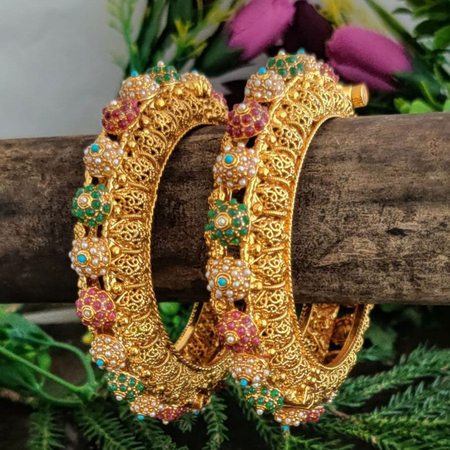 Gold color Brass metal Bangles 1673937