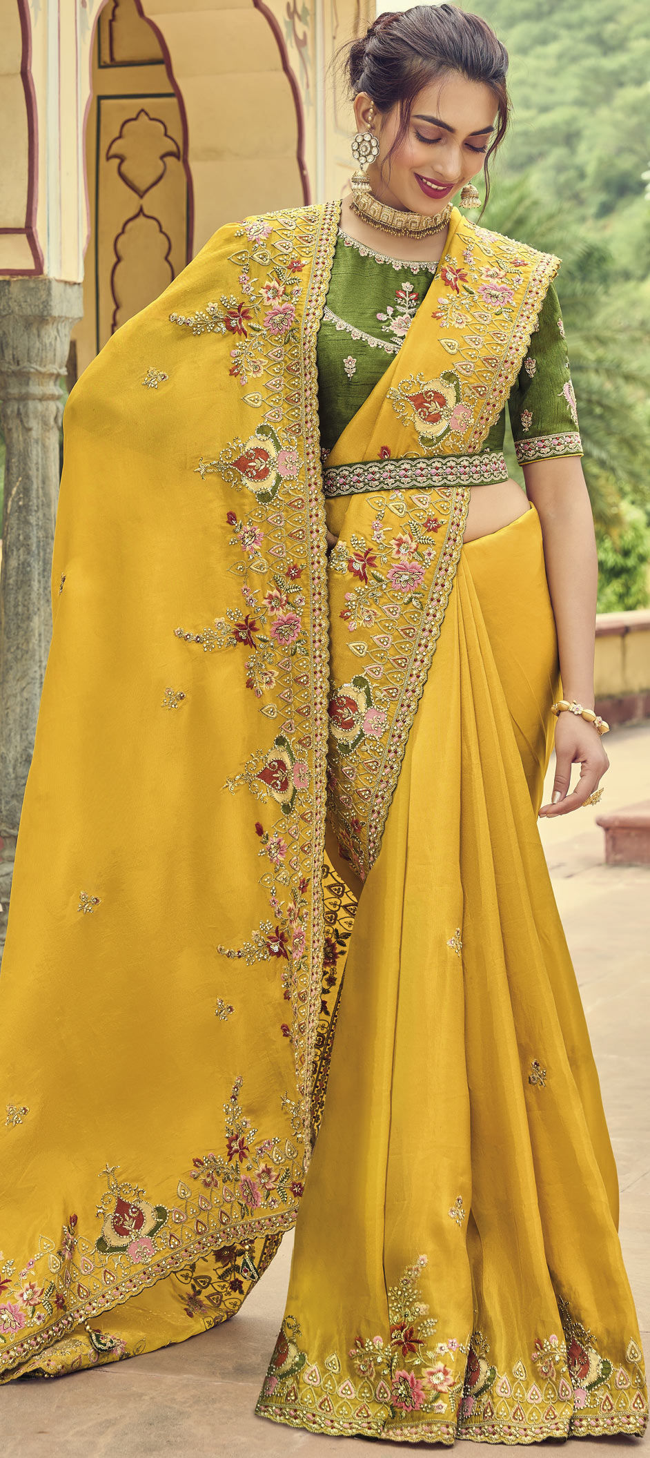 30+ South Indian Blouse Designs for a Royal Bridal Look | WeddingBazaar