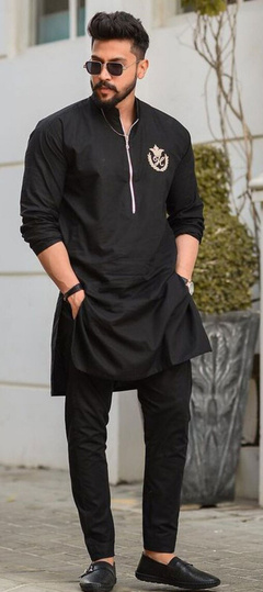 Kurta pajama for men design black sale