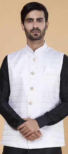 2038942