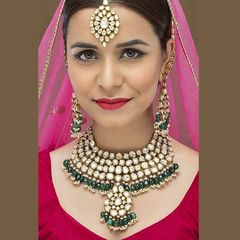 Gold Rodium Polish Green color Necklace in Metal Alloy studded with Kundan