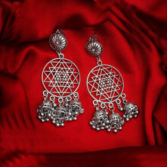 Silver Rodium Polish Silver color Earrings in Metal Alloy studded with Beads