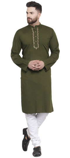 Green color Kurta Pyjamas in Blended Cotton fabric with Embroidered, Thread work