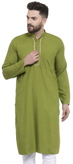 Green color Kurta in Blended Cotton fabric with Embroidered, Thread work