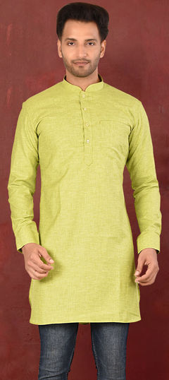 Green color Kurta in Cotton fabric with Thread work : 1659844