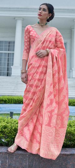 Pink and Majenta color Saree in Art Silk, Silk fabric with Printed, Weaving work