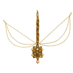 Gold color Mang Tikka in Copper studded with Kundan, Pearl & Gold Rodium Polish : 1672482