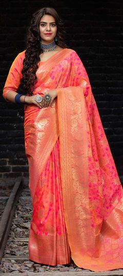 Pink and Majenta color Saree in Banarasi Silk, Silk fabric with Weaving work