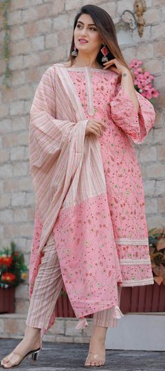 Pink and Majenta color Salwar Kameez in Cotton fabric with Floral, Printed work