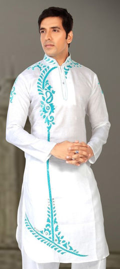 White and Off White color Kurta in Cotton fabric with Embroidered, Patch work