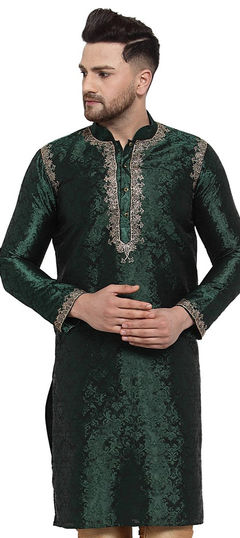 Green color Kurta in Jacquard fabric with Embroidered work