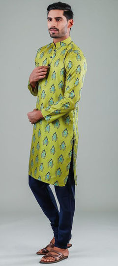 Green color Kurta Pyjamas in Cotton fabric with Printed work