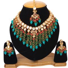 Multicolor color Necklace in Metal Alloy studded with Beads & Gold Rodium Polish : 1710647