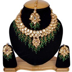 Green color Necklace in Metal Alloy studded with Beads & Gold Rodium Polish : 1710649