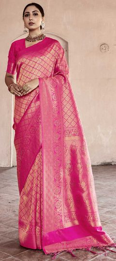 Pink and Majenta color Saree in Handloom fabric with Weaving work