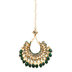 Gold, Green color Mang Tikka in Metal Alloy studded with Kundan & Gold Rodium Polish : 1728079