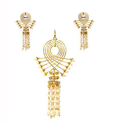 Gold color Pendant in Metal Alloy studded with CZ Diamond, Pearl & Gold Rodium Polish : 1728124