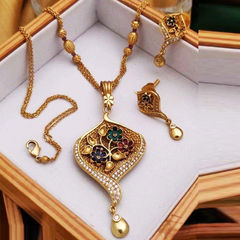 Multicolor color Pendant in Metal Alloy studded with Artificial & Enamel : 1728920