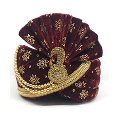 Red and Maroon color Turban in Velvet fabric with Printed work