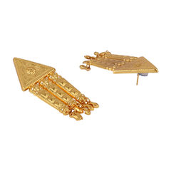 Gold Rodium Polish Gold color Earrings in Metal Alloy studded with Artificial