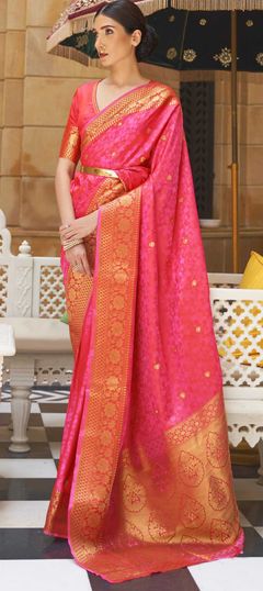 Pink and Majenta color Saree in Kanchipuram Silk, Silk fabric with Weaving work