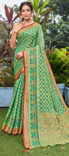 Green color Saree in Cotton fabric with Weaving work