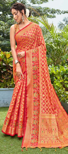 Pink and Majenta color Saree in Cotton fabric with Weaving work