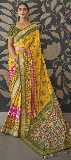 Yellow color Saree in Patola Silk, Silk fabric with Printed, Stone work