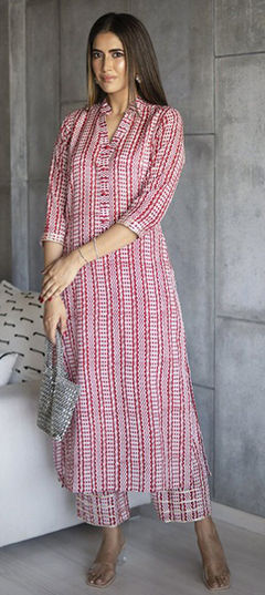 Red and Maroon color Tunic with Bottom in Muslin fabric with Digital Print work