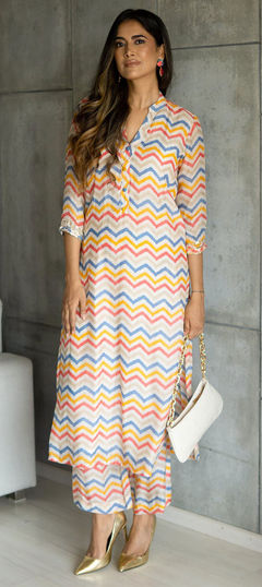 Multicolor color Tunic with Bottom in Muslin fabric with Digital Print work