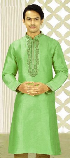 Green color Kurta in Art Silk fabric with Thread, Zardozi work