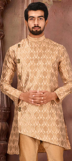 Pink and Majenta color Kurta in Jacquard fabric with Weaving work