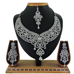 Silver Rodium Polish Silver color Necklace in Metal Alloy studded with CZ Diamond