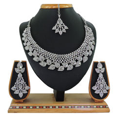Silver Rodium Polish Silver color Necklace in Metal Alloy studded with CZ Diamond