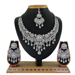 Silver Rodium Polish Silver color Necklace in Metal Alloy studded with CZ Diamond