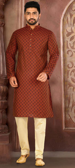 Red and Maroon color Kurta Pyjamas in Blended Cotton fabric with Printed work : 1766967