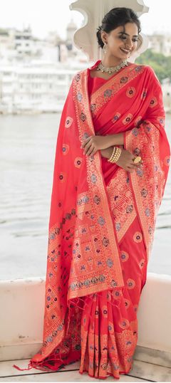 Pink and Majenta color Saree in Banarasi Silk, Silk fabric with Weaving work