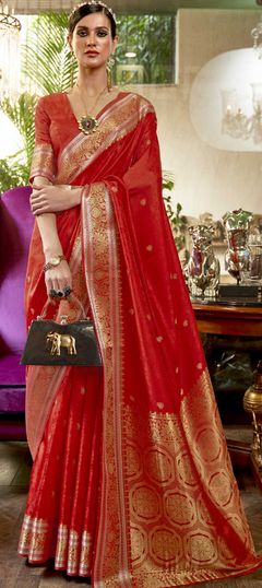 Red and Maroon color Saree in Kanchipuram Silk, Silk fabric with Weaving work