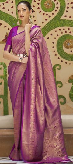 Pink and Majenta color Saree in Handloom fabric with Weaving work