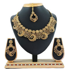 Gold color Necklace in Metal Alloy studded with CZ Diamond & Gold Rodium Polish : 1777811