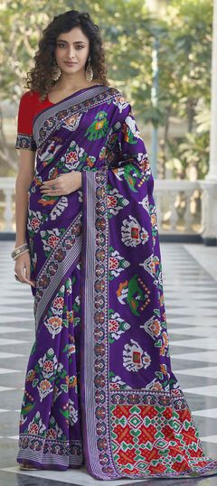 Purple and Violet color Saree in Patola Silk, Silk fabric with Printed, Weaving work