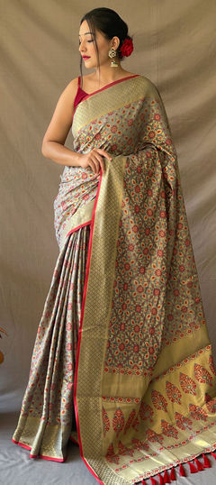 Black and Grey color Saree in Patola Silk, Silk fabric with Printed, Weaving work