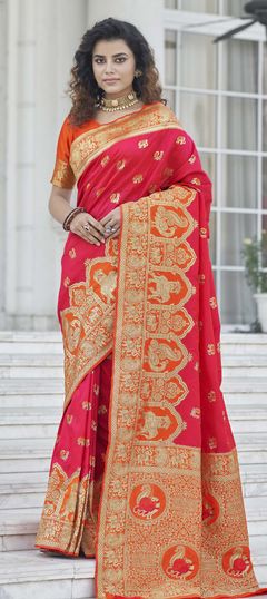 Pink and Majenta color Saree in Banarasi Silk, Silk fabric with Weaving, Zari work