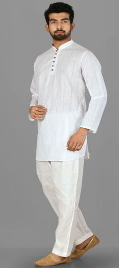 White and Off White color Kurta Pyjamas in Cotton fabric with Thread work : 1791595