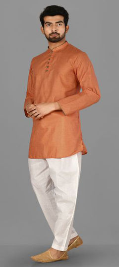 Orange color Kurta Pyjamas in Cotton fabric with Thread work : 1791600