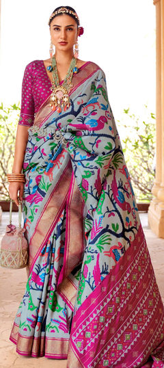 Black and Grey color Saree in Patola Silk, Silk fabric with Weaving work