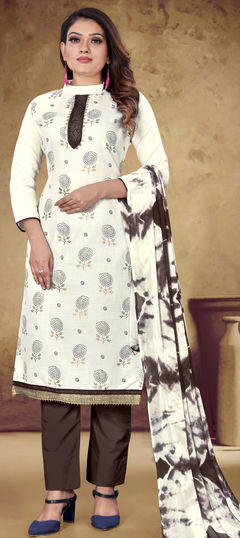 White and Off White color Salwar Kameez in Cotton fabric with Printed work