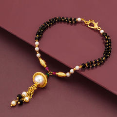 Gold color Bracelet in Metal Alloy studded with Beads, Pearl & Gold Rodium Polish : 1806524